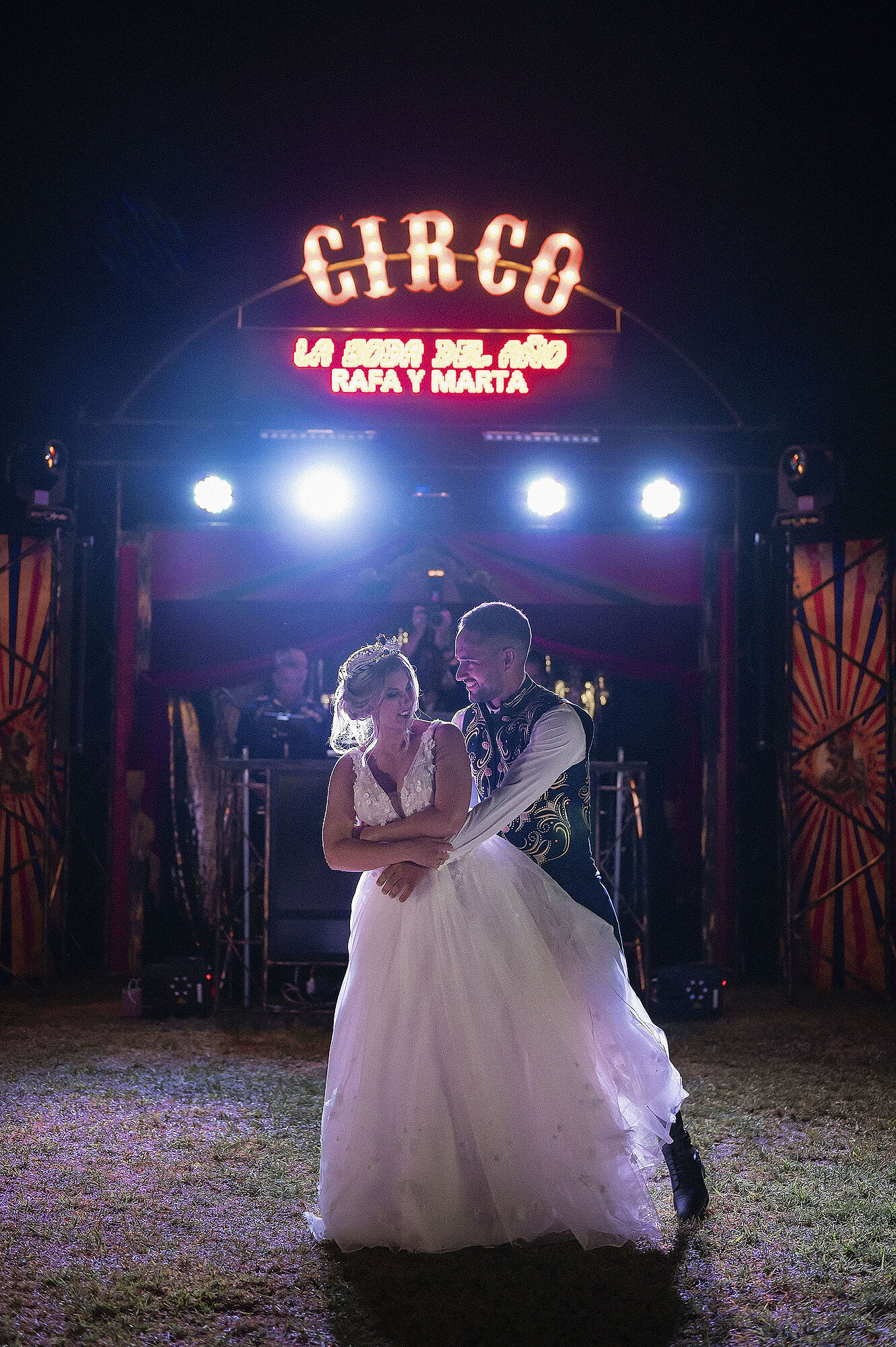boda-circo-temática-fotografo-fran-ortiz-retratista-Raf-mesa-espectáculos-054