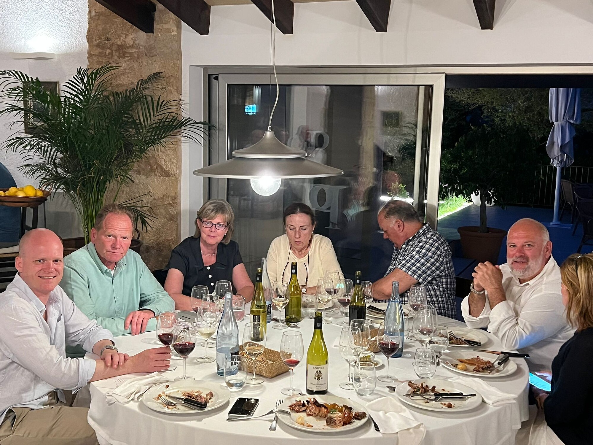 f5553bdb-00c0-48a1-83c6-3f9b55f157b1