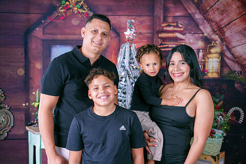 Familia Isvani Navidad2025