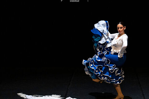 13_LA FLOR MÀS BELLA