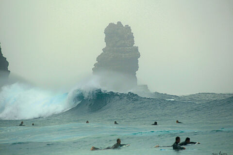 LANDSCAPE PHOTGRAPHY OF THE SEA AND SURF