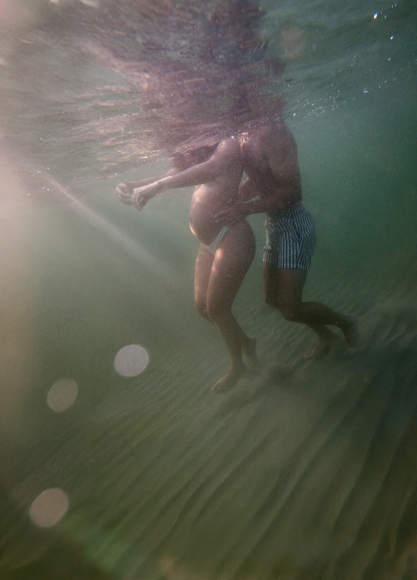 Sesión de fotos de embarazo en Santa Pola bajo el agua01