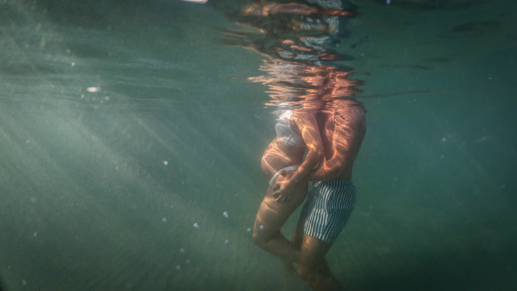 Sesión de fotos de embarazo en Santa Pola bajo el agua03