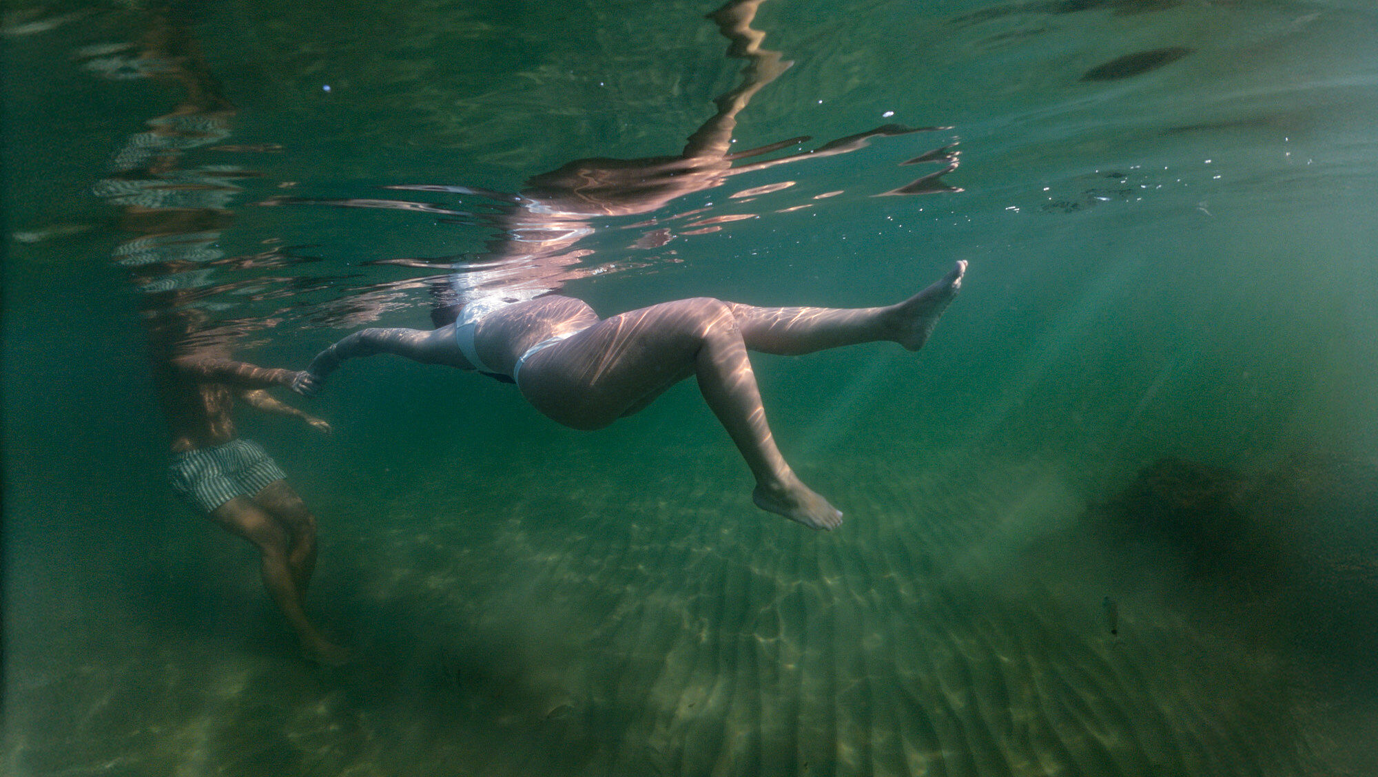Sesión de fotos de embarazo en Santa Pola bajo el agua07
