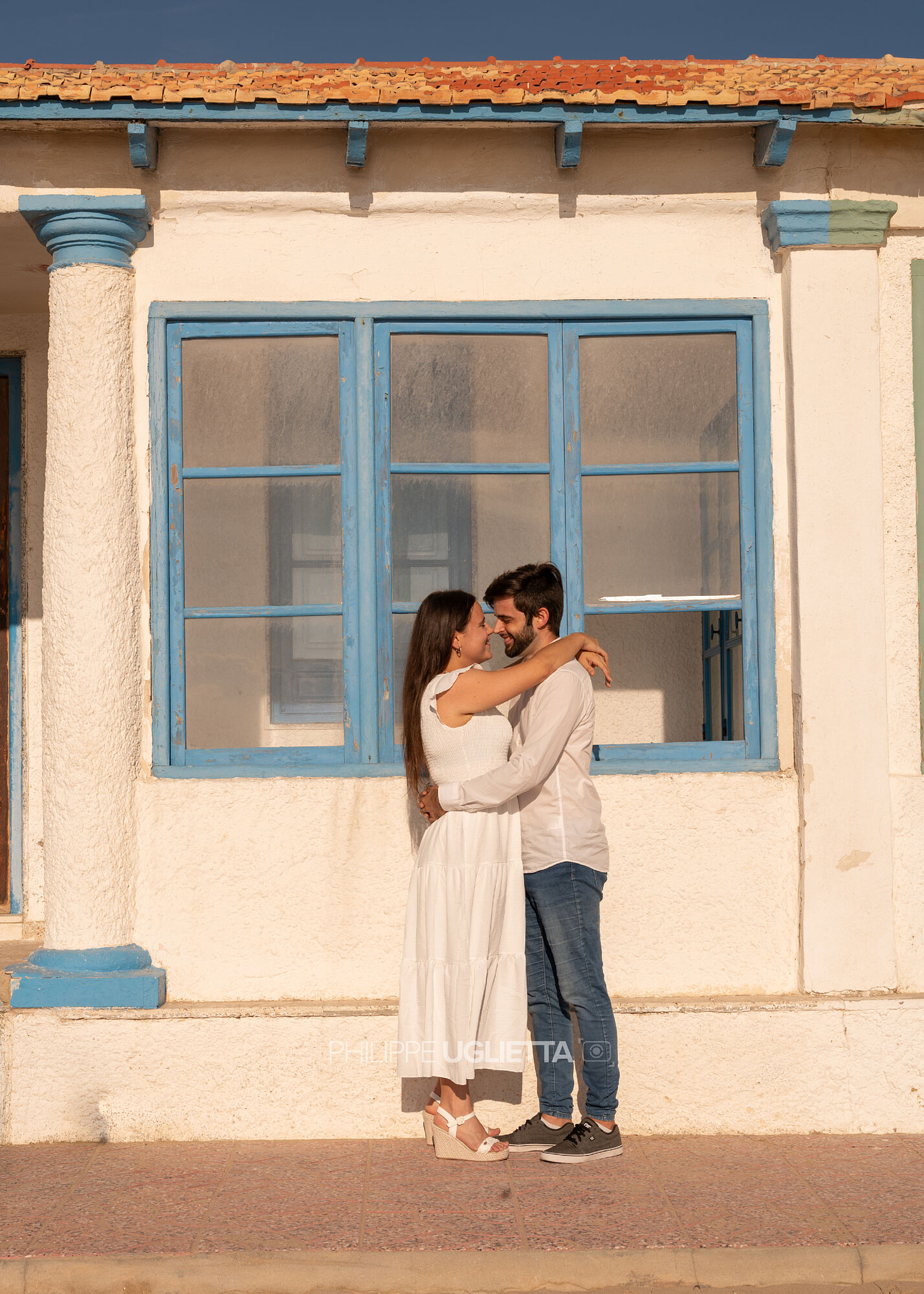Pareja durante un reportaje de pareja en Santa Pola