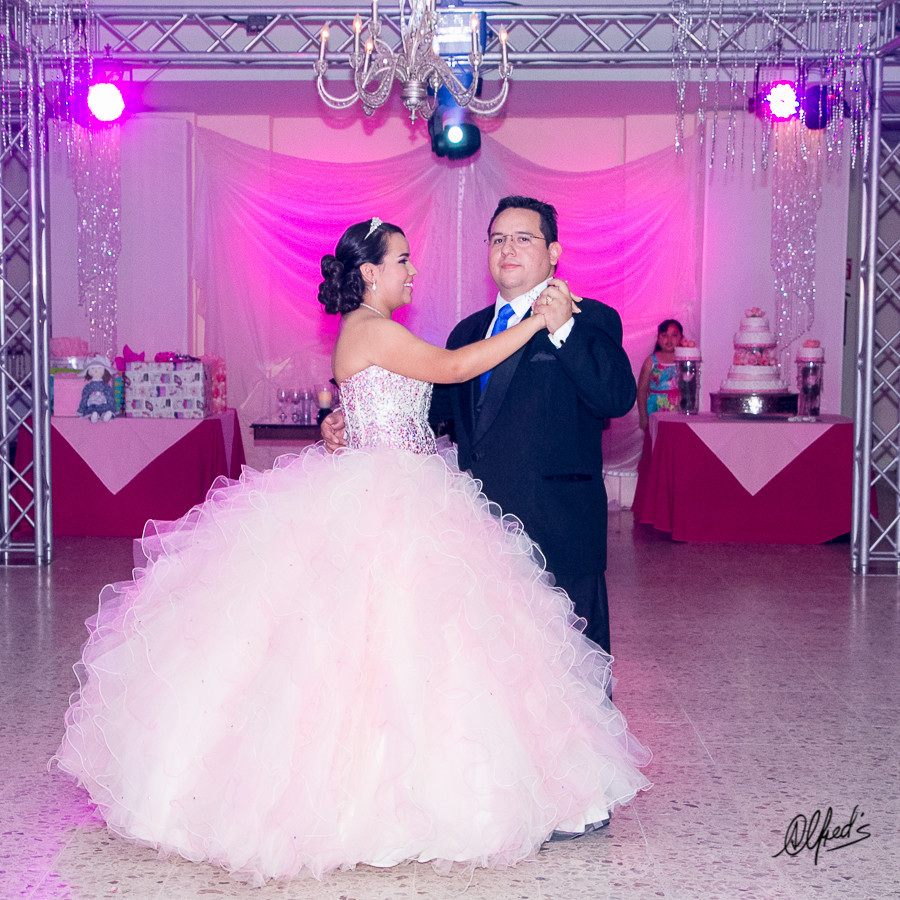 Alfred&#39;s PhotoLive - 8779