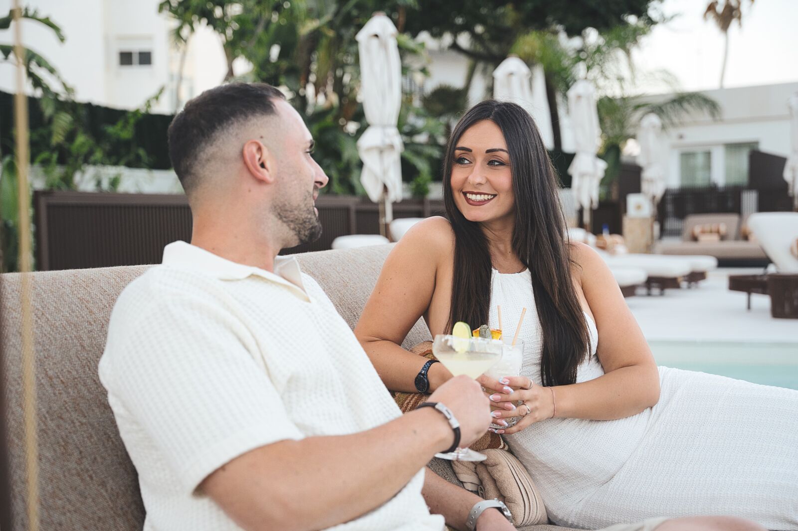 Reportaje profesional para hoteles en Gandia y Valencia Fotógrafo en Gandia realizando sesión profesional para hotel con enfoque de marketing
