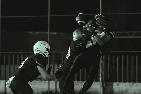 BLACK EAGLES VS BUFALOS