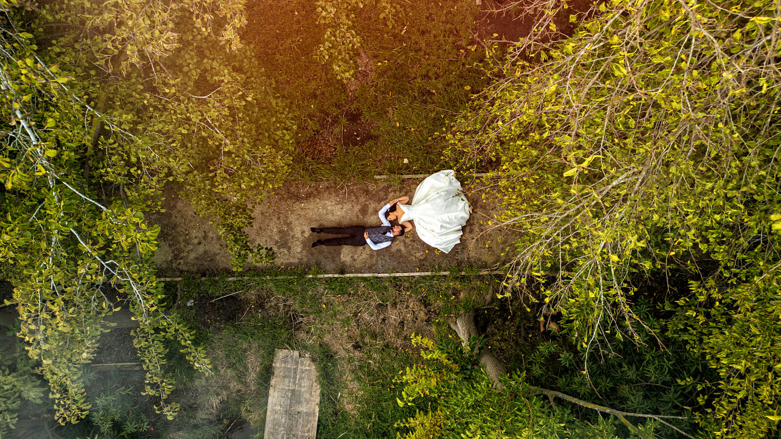 Javier Poveda: Fotografía y Vídeo. Bodas y Familias - 4b0c56996abe42dcb91a7bdeeede2f5b-ts20251024084738447808.jpg
