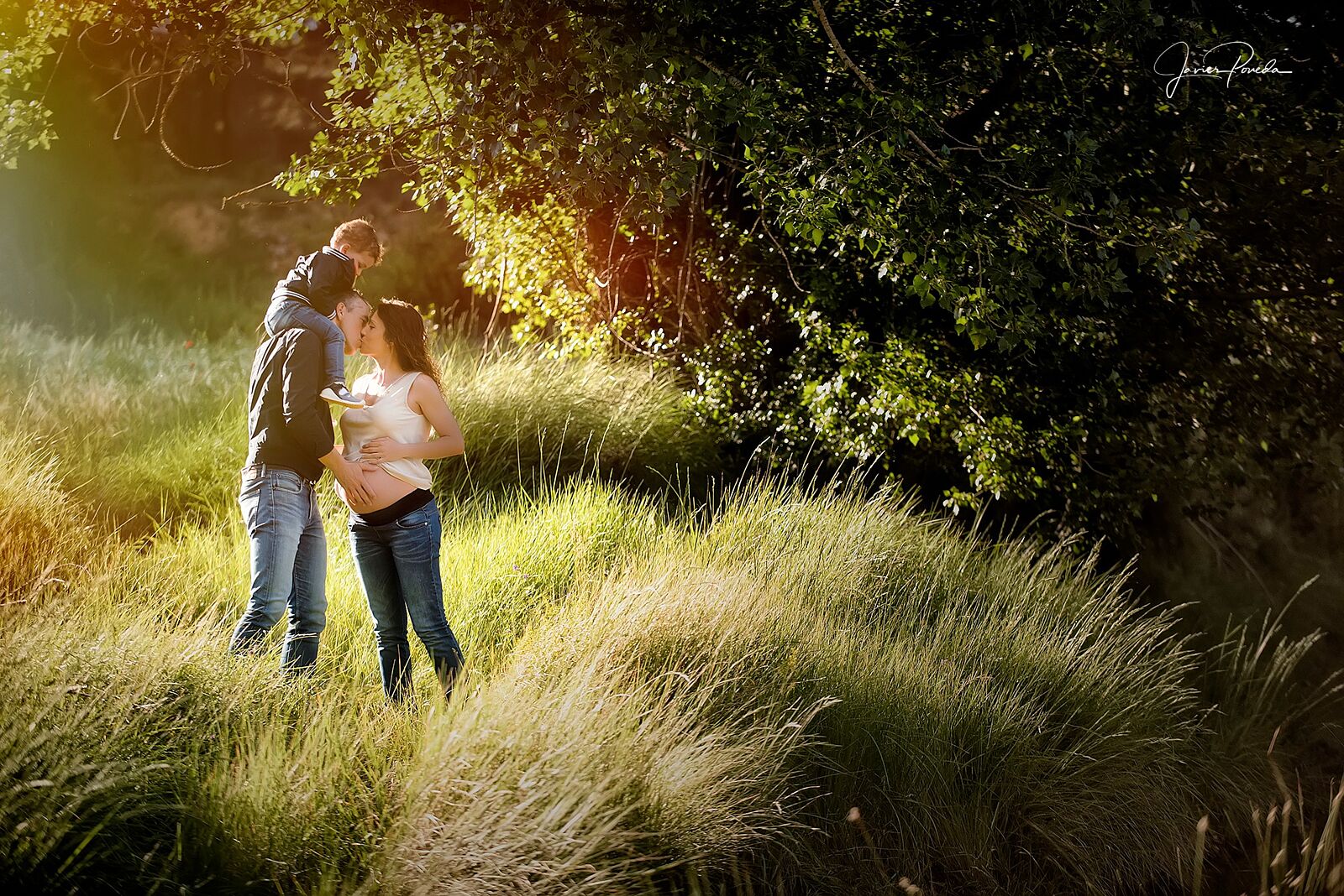 Javier Poveda: Fotografía y Vídeo. Bodas y Familias - 103978463_3386818688018167_3502590459598115383_n-ts20251029125242168097.jpg