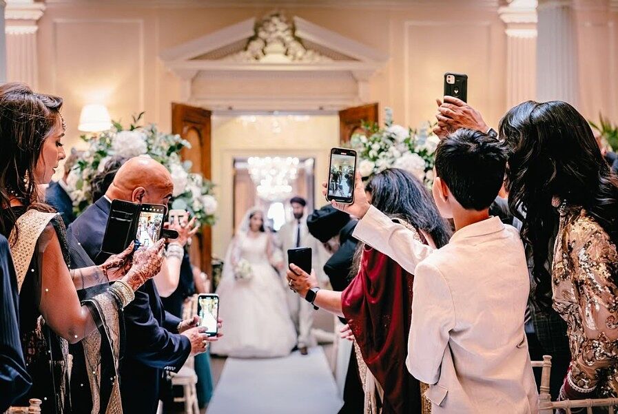 Javier Poveda: Fotografía y Vídeo. Bodas y Familias - 2025-11-06_112459-ts20251106110333853209.jpg