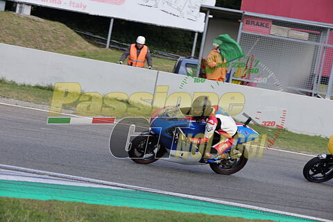 12.15 rosso - Two Stroke is Back