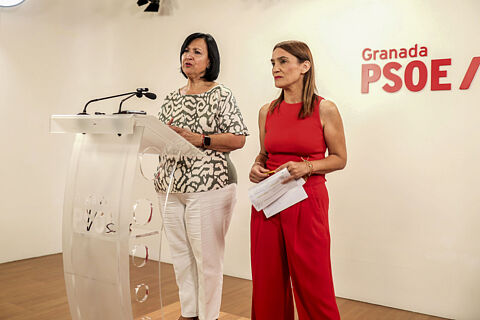 La diputada provincial Francisca Santaella y la parlamentaria andaluza Olga Manzano analizan la situación de la dependencia en la provincia