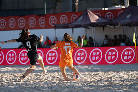 5 y 6 Black Wolf - Turia Beach