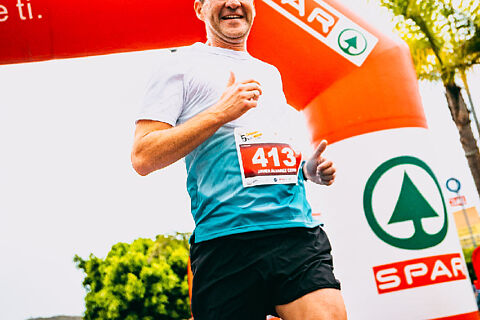No competitiva: metas del primero hasta 10:11 (dorsal 413)