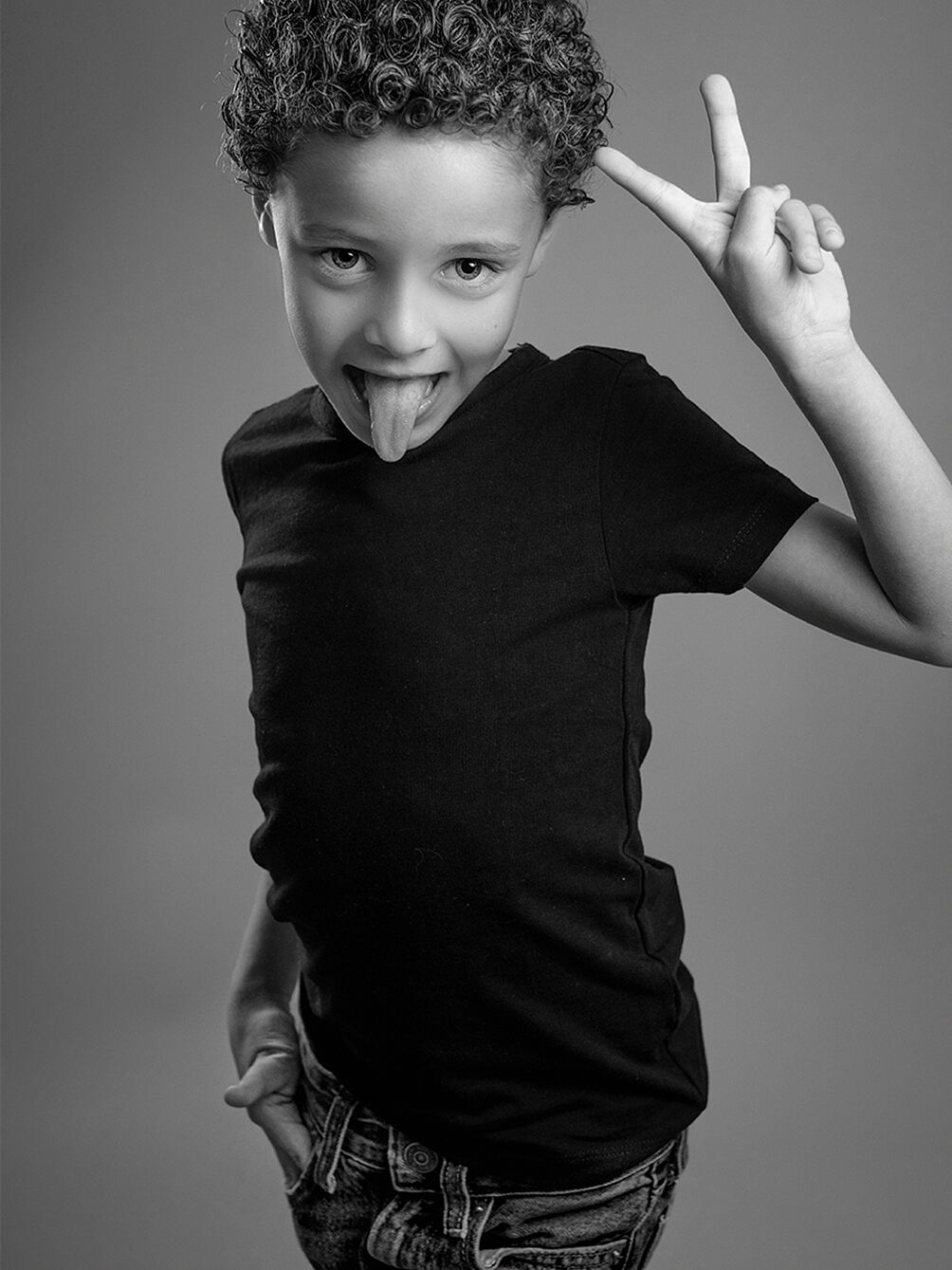 Galerafotografiabymonica - dscf4681-retrato-familia-infancia-kids-fotografos-barcelona-ratoncito-dientes-ts20260308132547277126.jpg