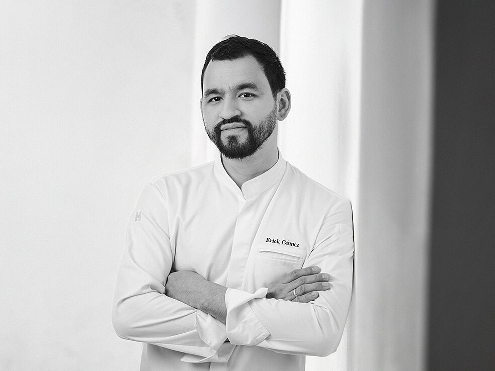 RETRATO MARCA PERSONAL/GALERA FOTOGRAFÍA BY MÒNICA/ BARCELONA Retrato del Chef privado Erick Gámez, serie de fotgrafías utilizadas para su web y RRSS, realizadas en el estudio de Galera Fotografía by Monica en Barcelona