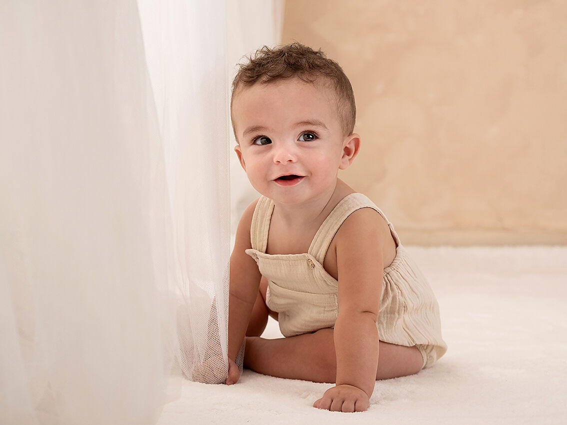 Galerafotografiabymonica - cumpleanos-smash-cake-seguimiento-cuatro-meses-bebe-galera-fotografia-bu-monica-barcelona-ocho-meses-03-ts20260715112917724940.jpg