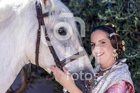 Reportaje Fallera Isabel a Caballo