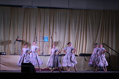 03 El Entrevero Infantil y Malambo