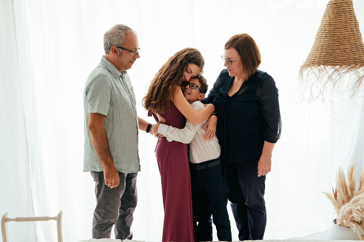 Fotografía Newborn, embarazo, smashcake, bebé, familia y comunión. - marilozano_comunion_barcelona-3-of-14-ts20251117184317404029.jpg