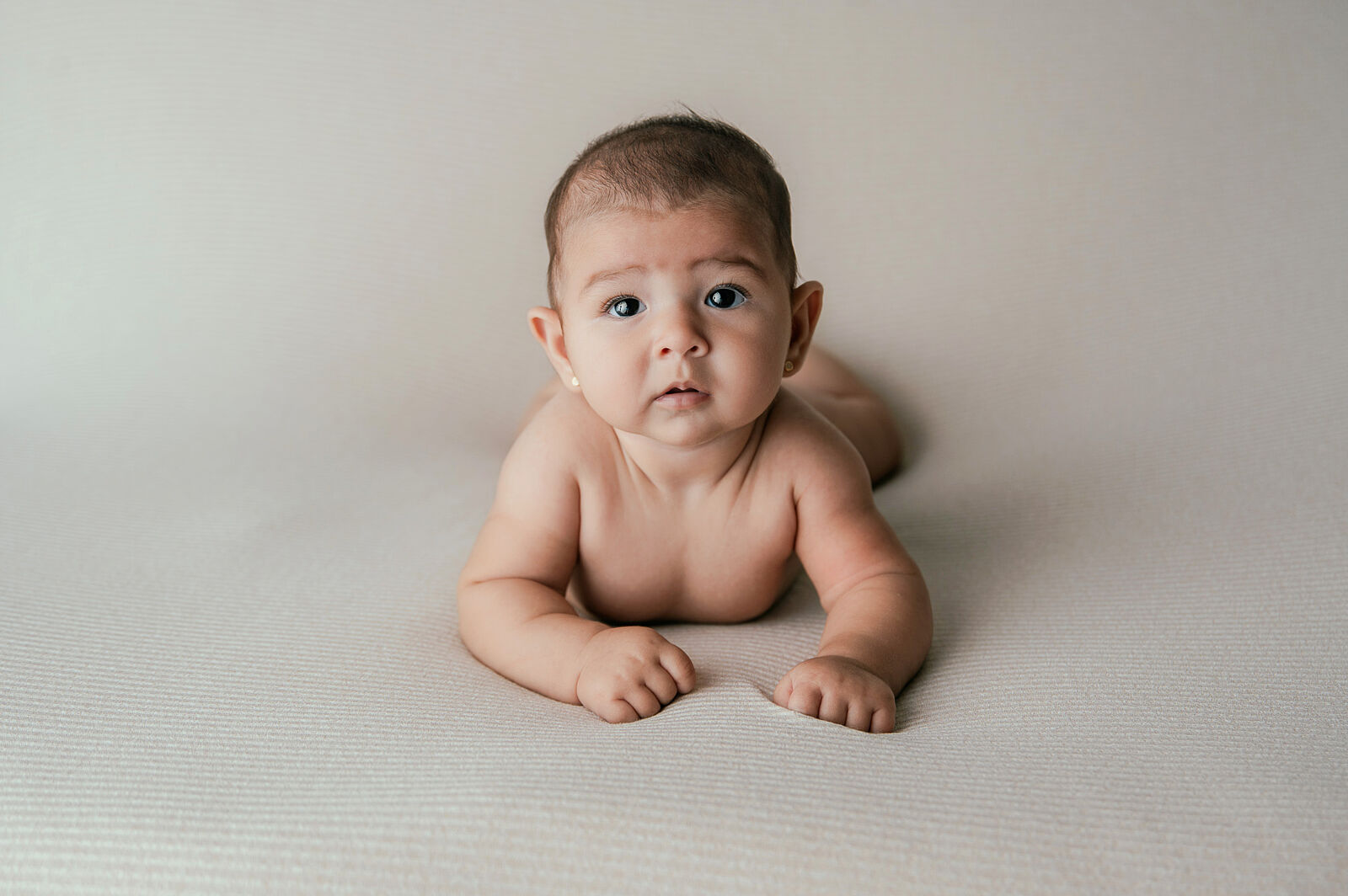 Mari Lozano-Fotografía de maternidad - sesion-bebe-granollers-3-ts20260311190747948155.jpg