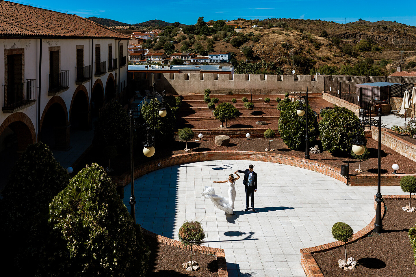 SUSANA Y PABLO - Reportaje de bodas en el Hotel Rural Villa Xarahiz - EXTUDIO 83-68