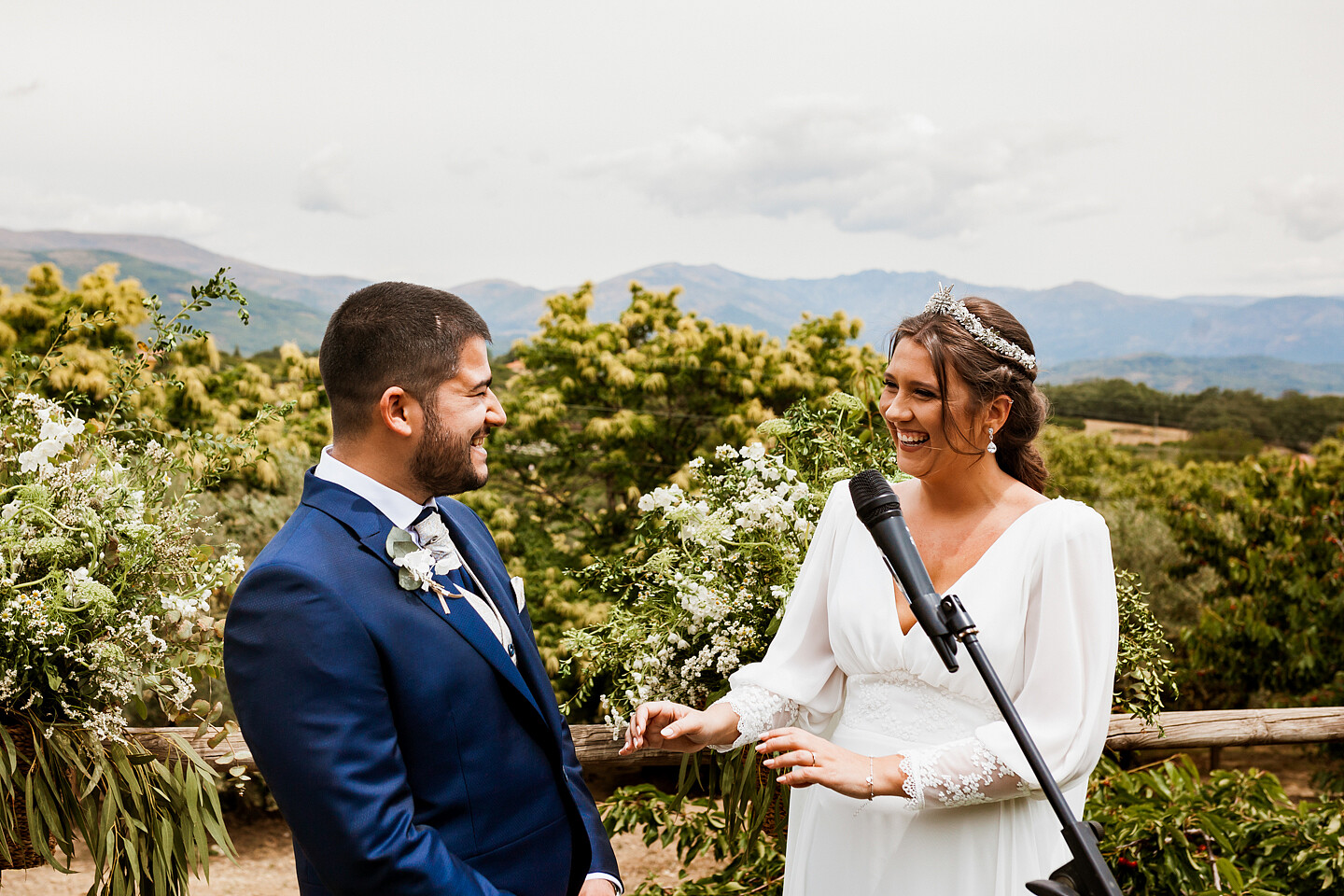 NELVA Y MARIO - Boda en el hotel rural Villa Xarahiz - EXTUDIO 83-94