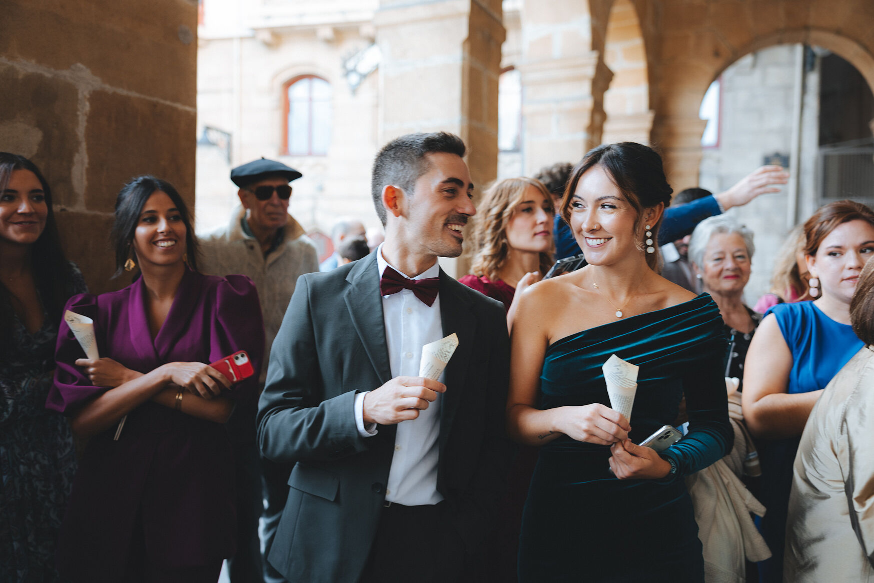 Documentary wedding reportage, guests at Portugalete Town Hall