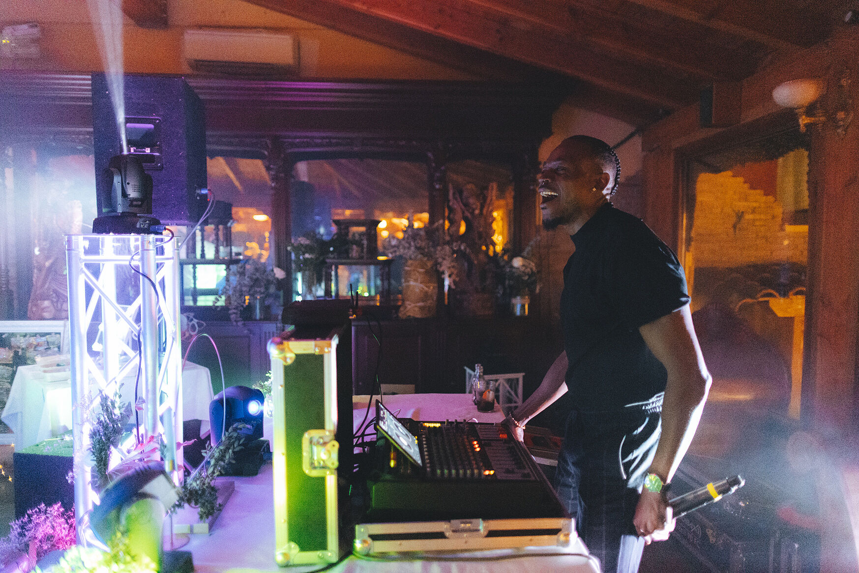 DJ music wedding party. Hotel Etxegana Zeanuri, Vizcaya