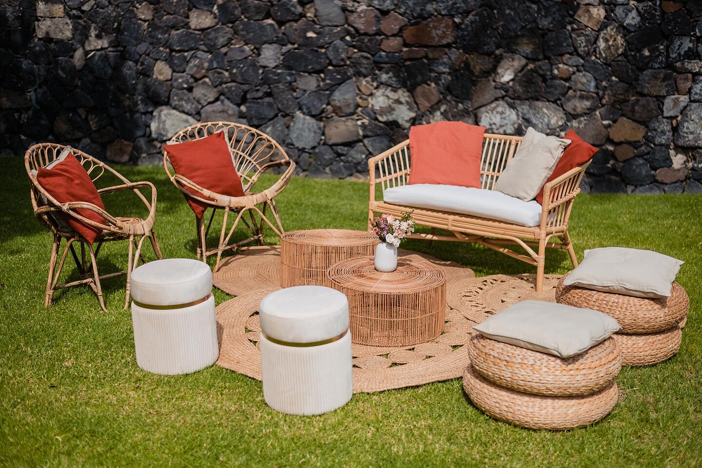 fotografía de boda romántica en la playa de Fuerteventura al atardecer, capturada por un fotógrafo profesional de bodas  hotel  r2 bahia calma 06