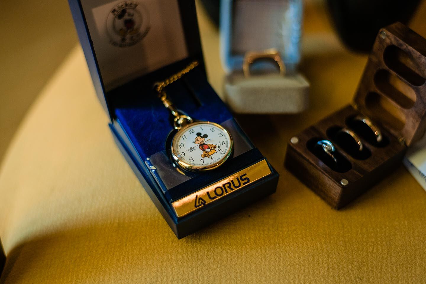 fotografía de boda romántica en la playa de Fuerteventura al atardecer, capturada por un fotógrafo profesional de bodas  hotel  r2 bahia calma 10