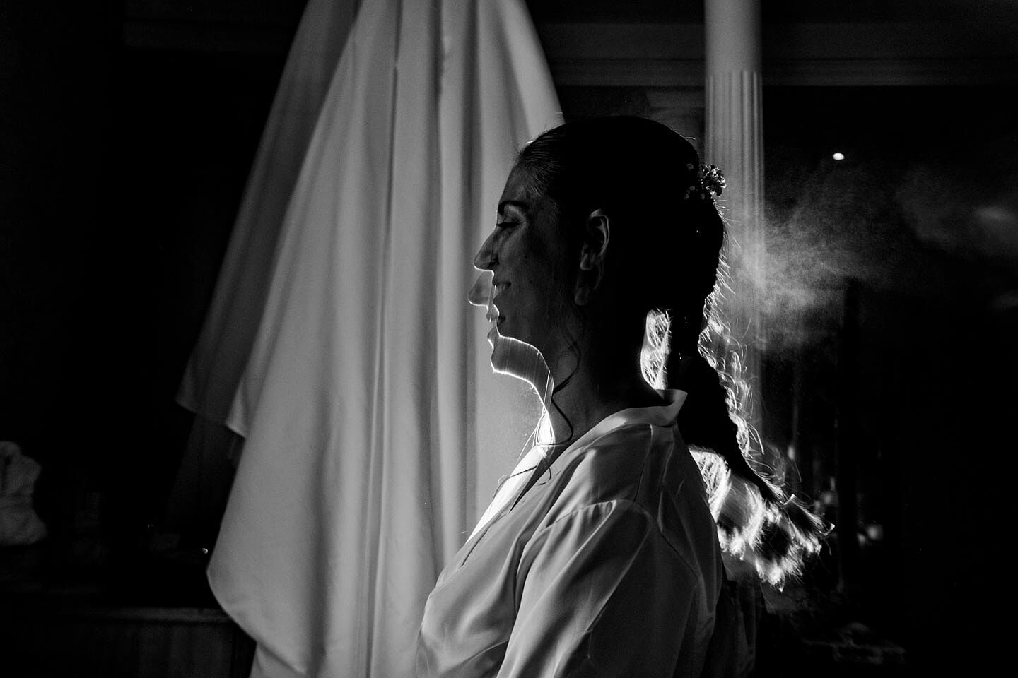fotografía de boda romántica en la playa de Fuerteventura al atardecer, capturada por un fotógrafo profesional de bodas  hotel  r2 bahia calma 32