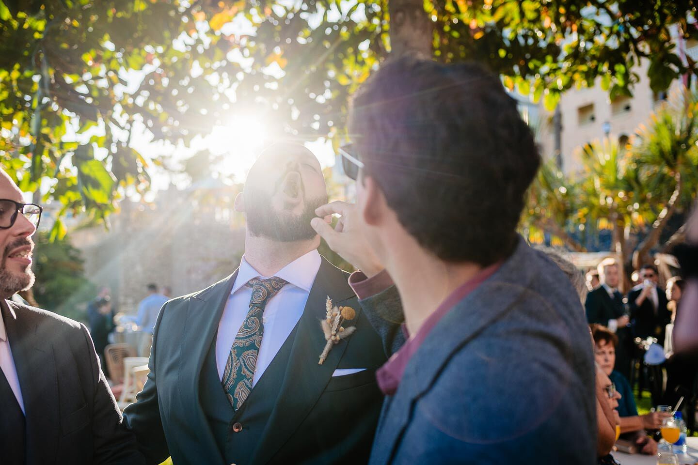 fotografía de boda romántica en la playa de Fuerteventura al atardecer, capturada por un fotógrafo profesional de bodas  hotel  r2 bahia calma 43