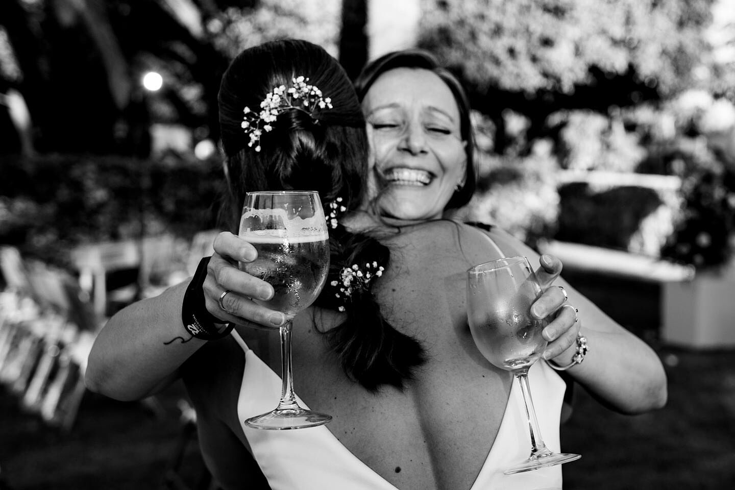 fotografía de boda romántica en la playa de Fuerteventura al atardecer, capturada por un fotógrafo profesional de bodas  hotel  r2 bahia calma 44