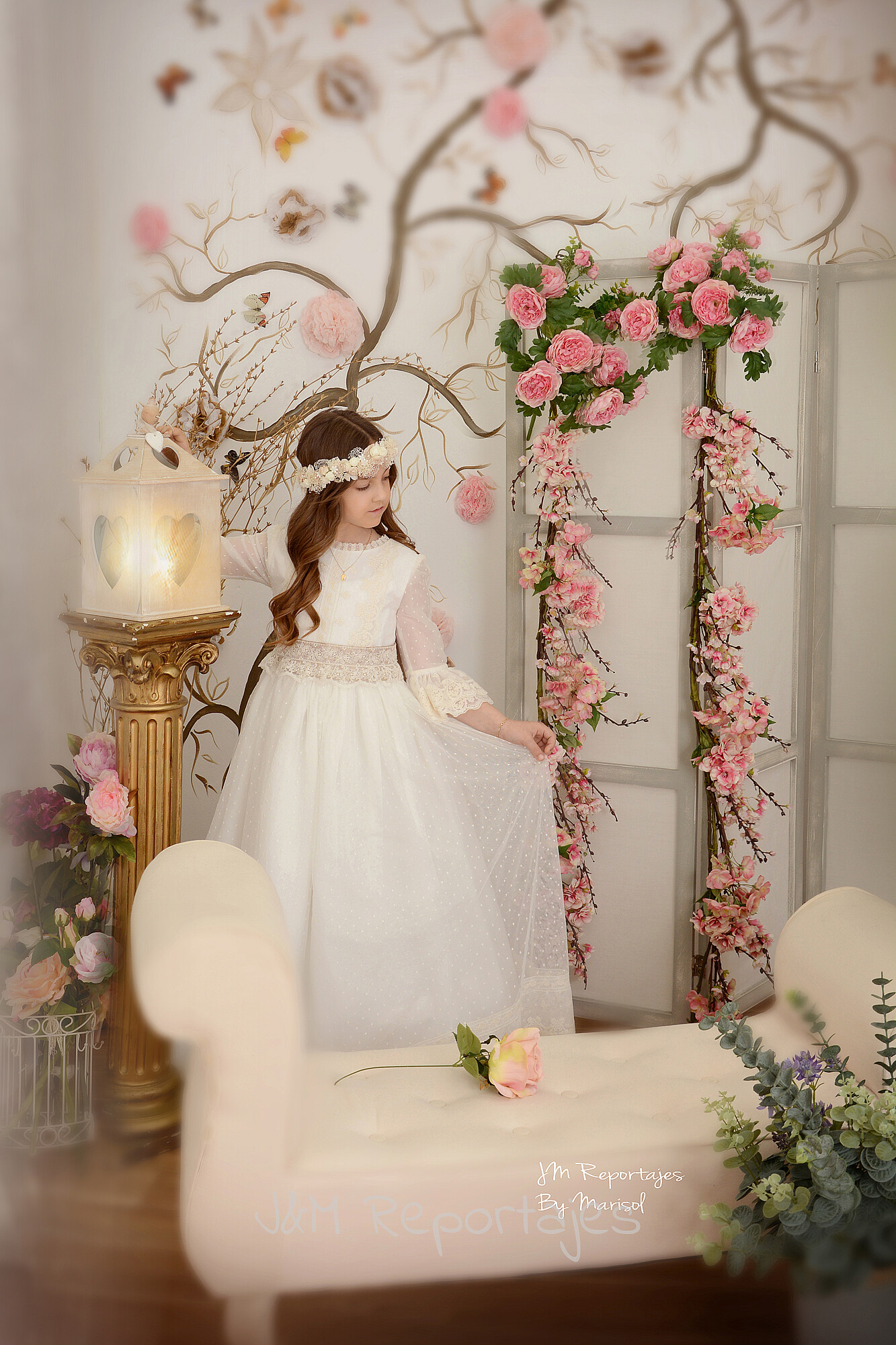 comunión-fotos-reportaje-fotografa-marysol-zaragoza-niña-vestido-estudio