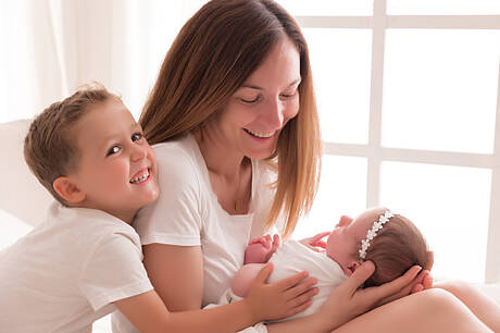 fotografia Newborn en familia
