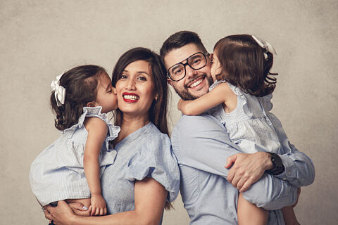 Katherine, sesión de familia en estudio.