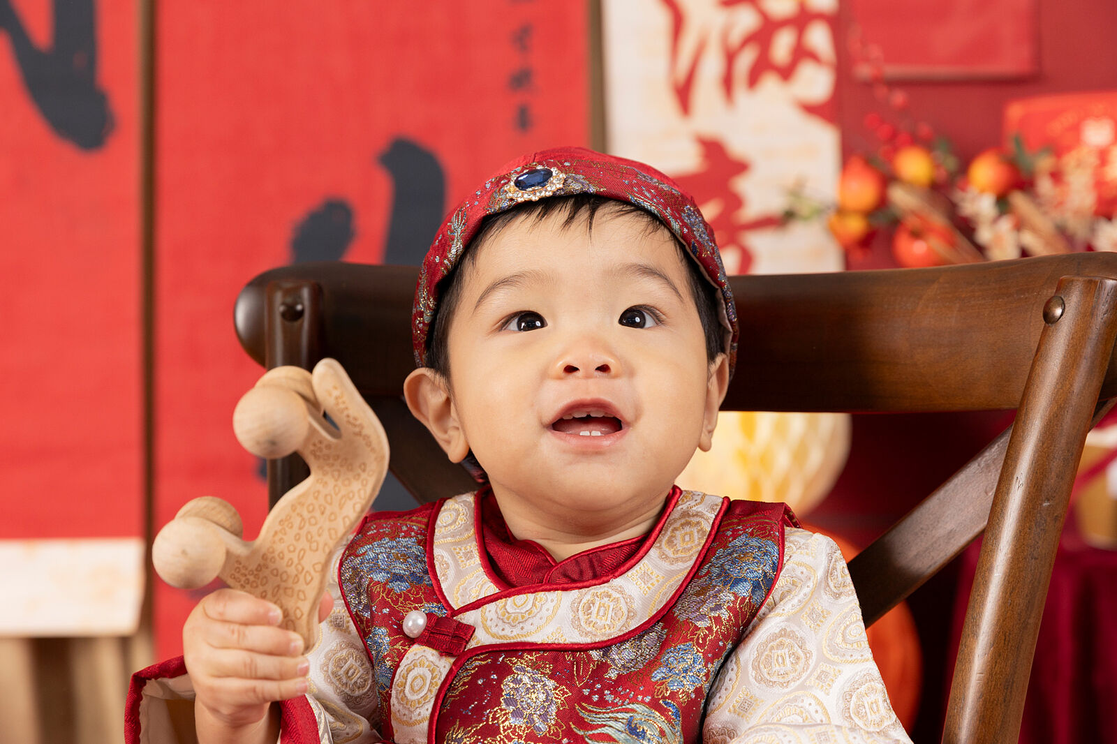 saraalarconfotografia - zhuazhou-detalle-manos-bebe-objeto-lleida-01-ts20251008074829994061.jpg