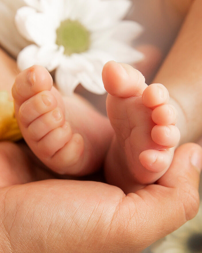 Sara Alarcon fotografia - bebe-recien-nacido-en-bano-de-leche-fotografia-lleida-ts20260610093655491007.jpg