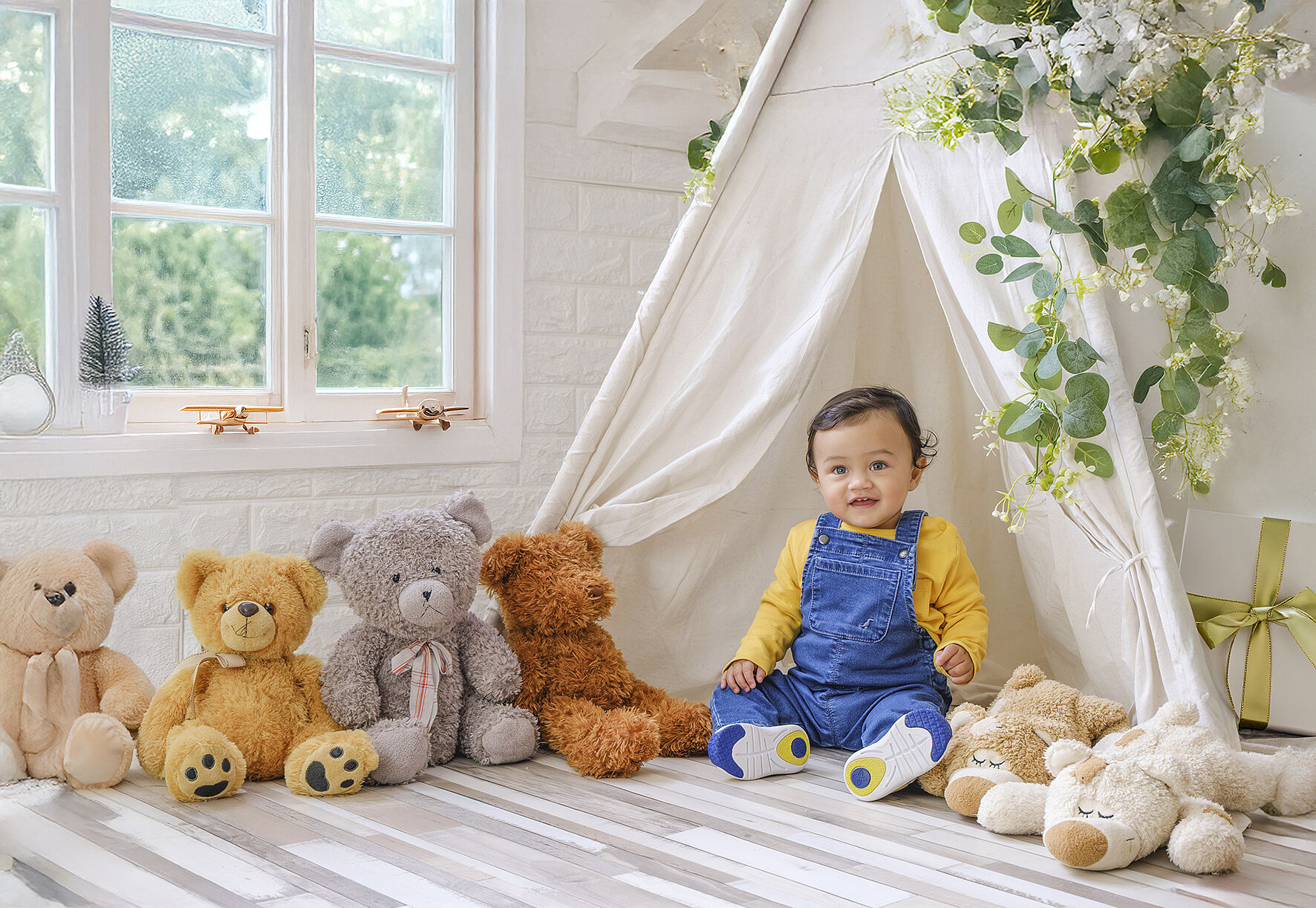 Reportajes de estudio en Estepona, fotos de primer año del bebe