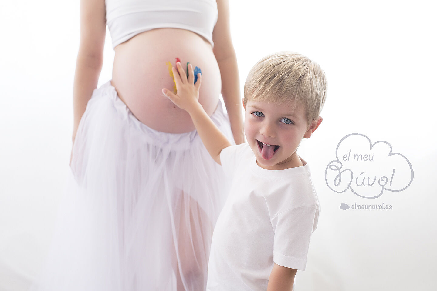 fotografía embarazo arcoiris igualada el meu núvol fotógrafo de recién nacido newborn nadó nounat bebé