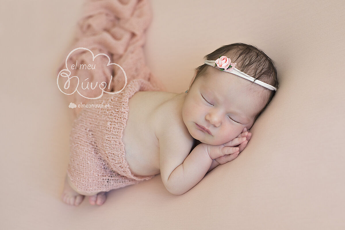 fotografia recién nacida tonos rosa bebé nadó nounat infantil igualada barcelona el meu núvol reportaje newborn00011