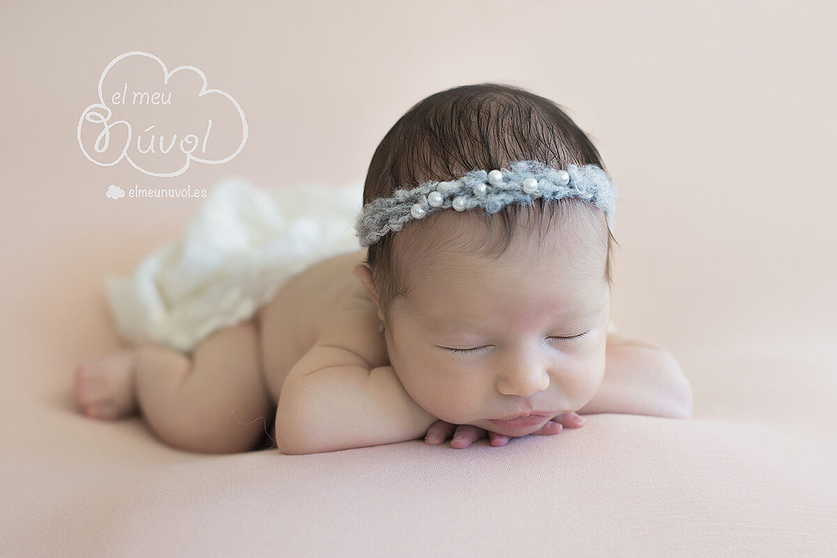 fotografia recién nacida tonos rosa bebé nadó nounat infantil igualada barcelona el meu núvol reportaje newborn00016