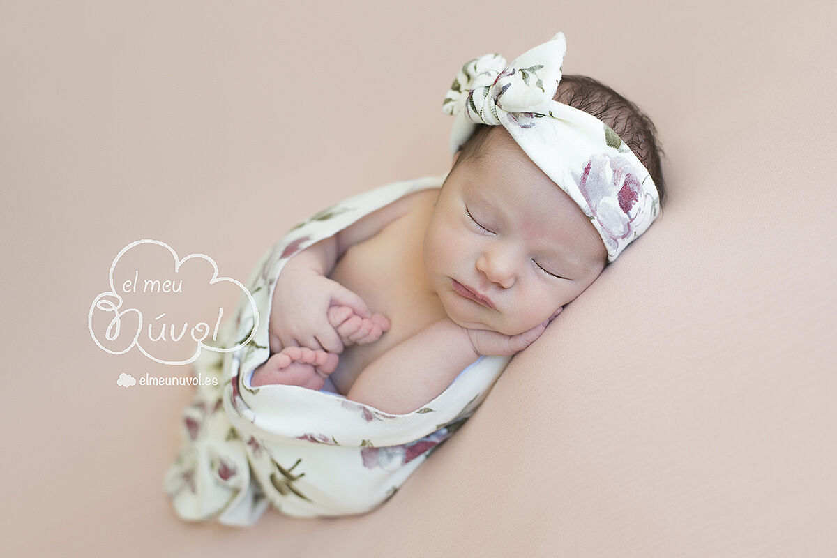 fotografia recién nacida tonos rosa bebé nadó nounat infantil igualada barcelona el meu núvol reportaje newborn00022