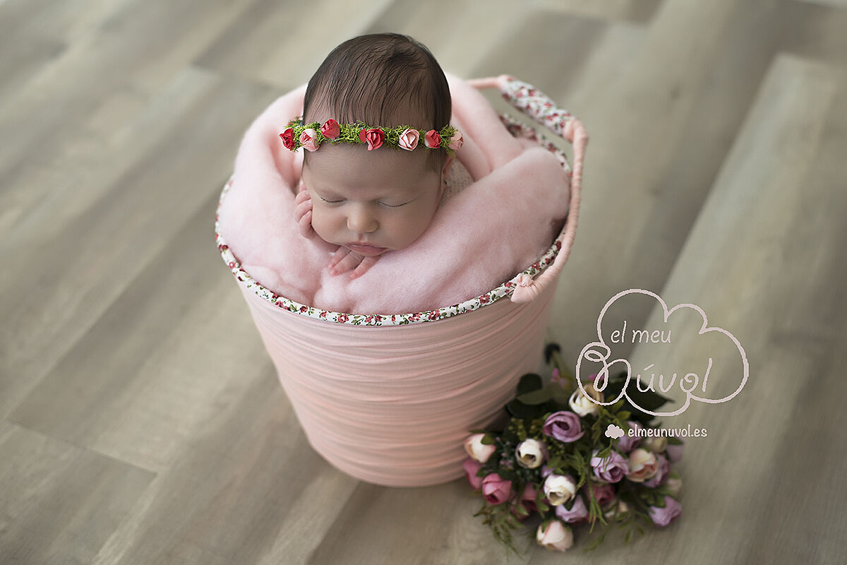 fotografia recién nacida tonos rosa bebé nadó nounat infantil igualada barcelona el meu núvol reportaje newborn00025