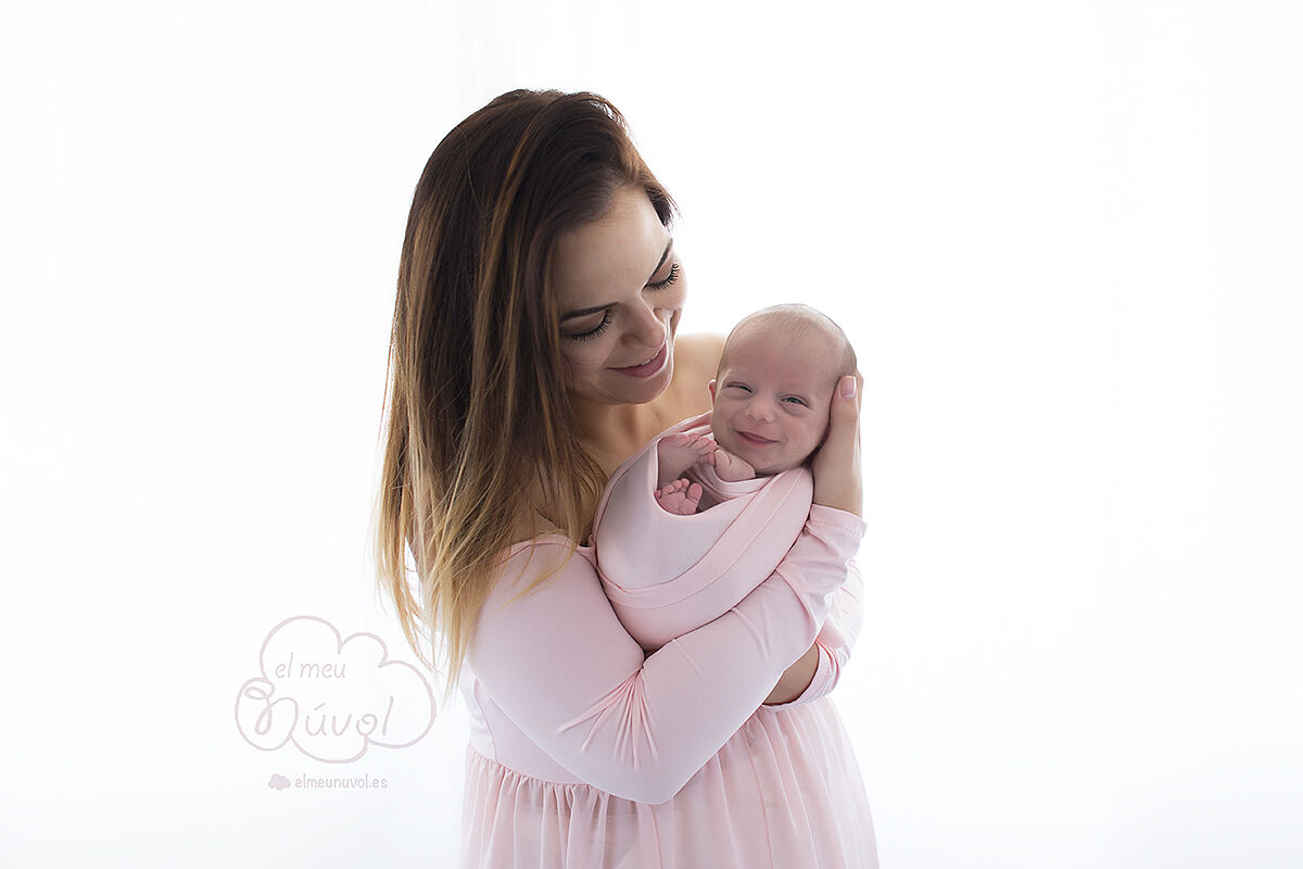 fotografía de recién nacido en igualada barcelona el meu núvol fotógrafo infantil newborn familiar bebés00037