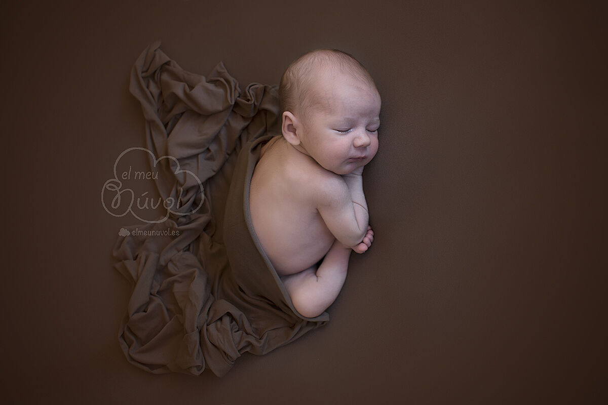 fotografía recién nacido marrón igualada barcelona fotógrafo newborn el meu núvol bebé infantil familiar00003