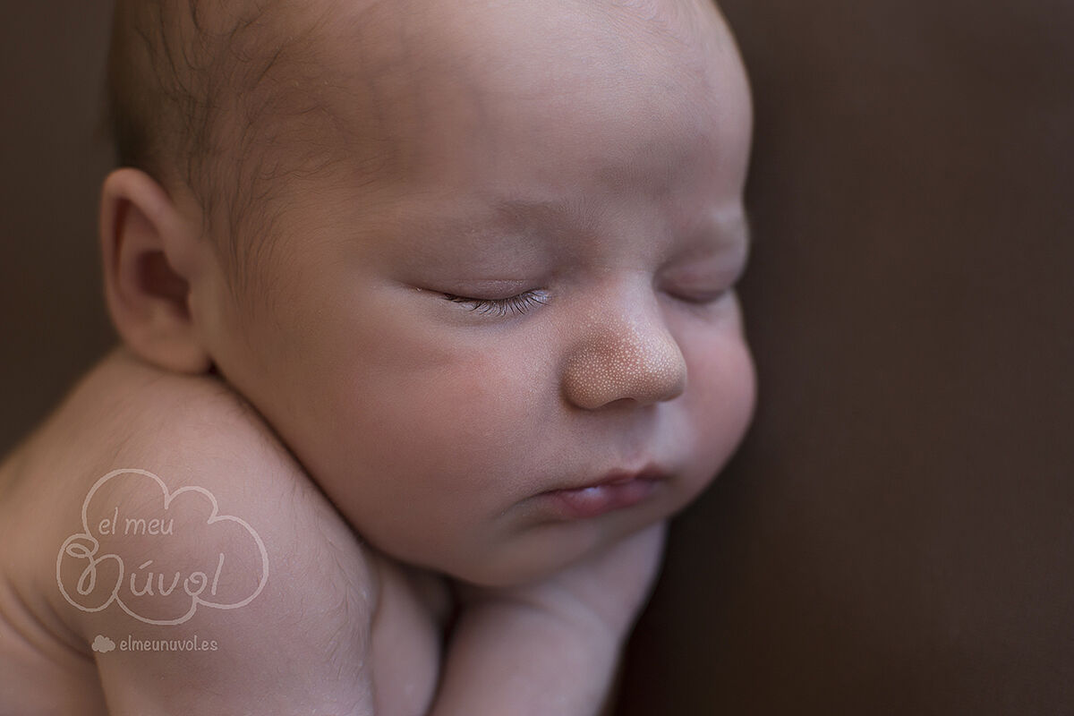 fotografía recién nacido marrón igualada barcelona fotógrafo newborn el meu núvol bebé infantil familiar00008