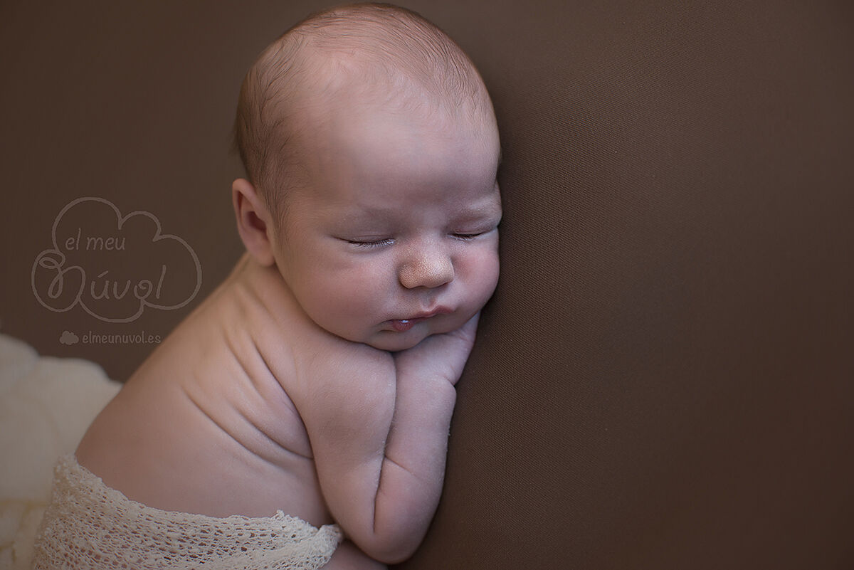 fotografía recién nacido marrón igualada barcelona fotógrafo newborn el meu núvol bebé infantil familiar00012